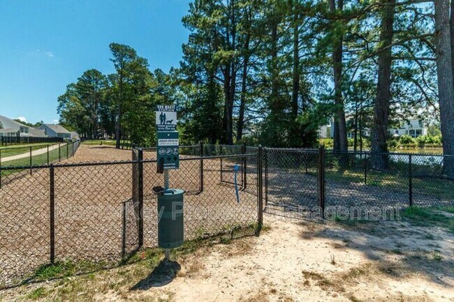 Building Photo - 1328 Farm Pond Trail