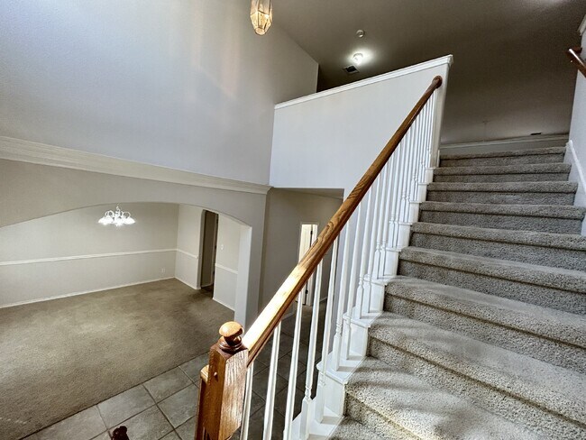 Building Photo - 5 Bedrooms house at Roger Ranch ready to m...