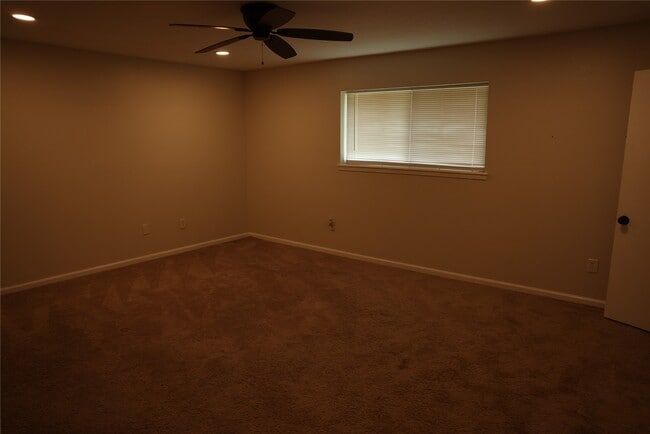 Building Photo - 1038 Cottage Oak Ln