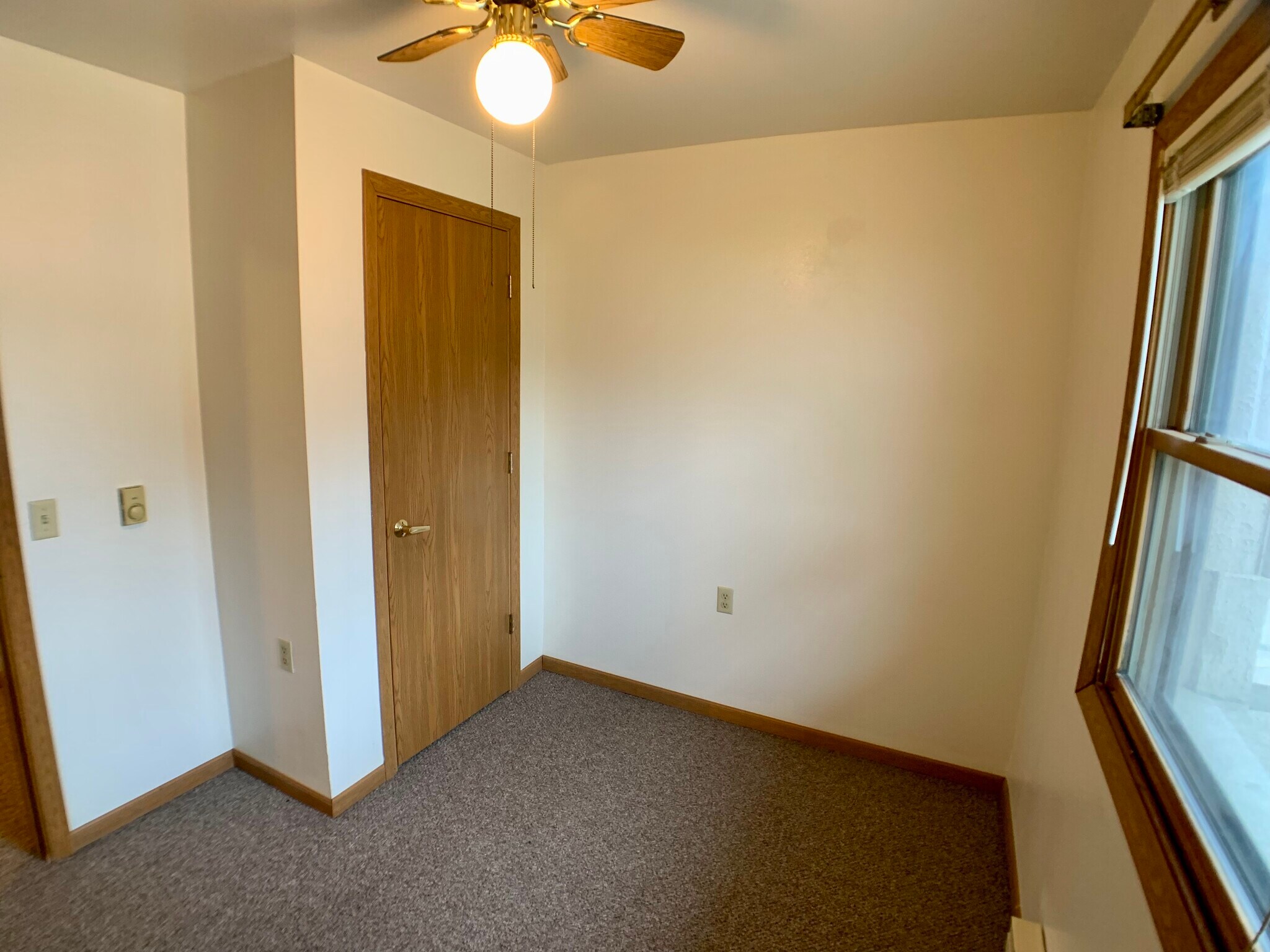 Building Photo - 315 E Mineral St