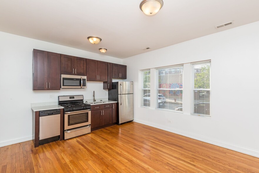 Interior Photo - Portage Park Theater Apartments