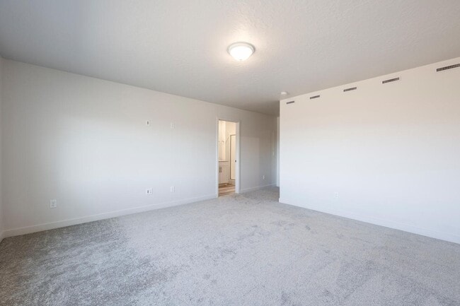 Building Photo - Recently Built Heber City Rental – Bright,...