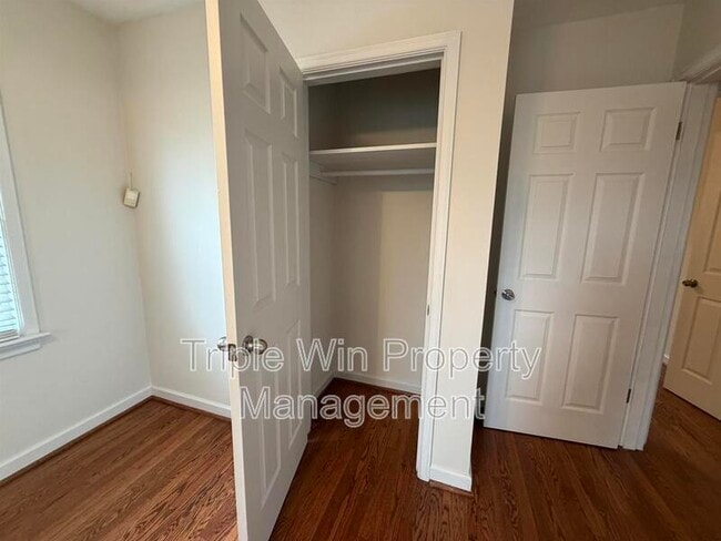 Building Photo - 1045 N Florissant Rd