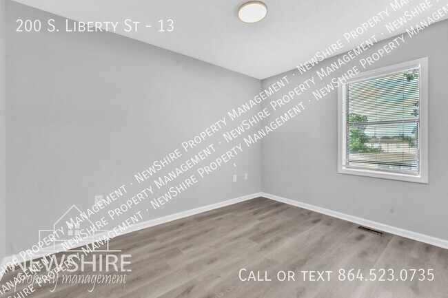 Building Photo - 200 S Liberty St