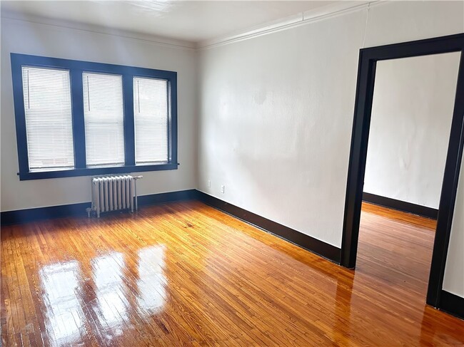 Building Photo - 401 Ridgeway Ave