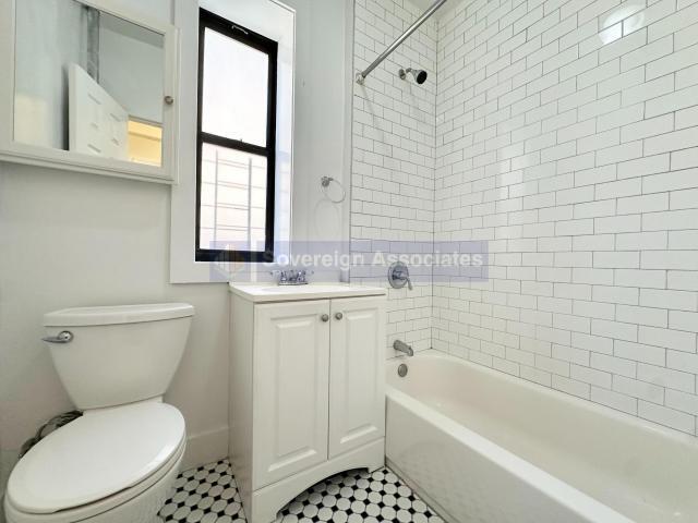 Building Photo - 1 bedroom in BRONX NY 10461