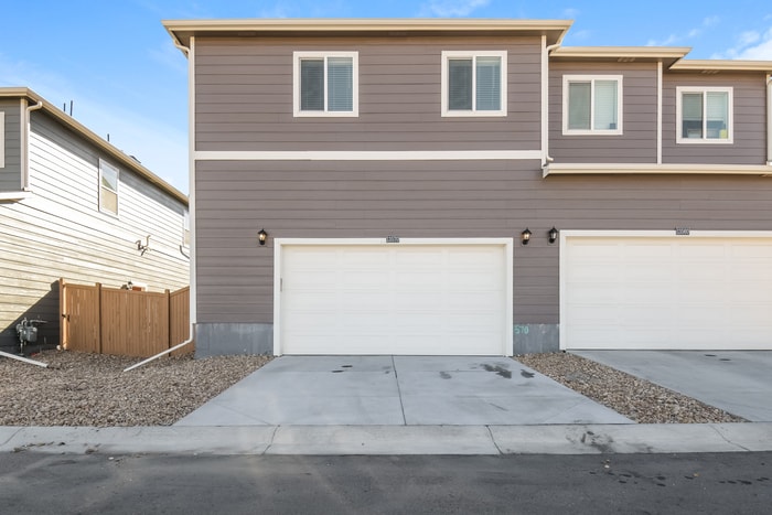 Building Photo - 13570 Oneida Ln