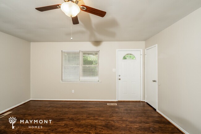 Building Photo - Bright 3-Bedrooms Morris Home
