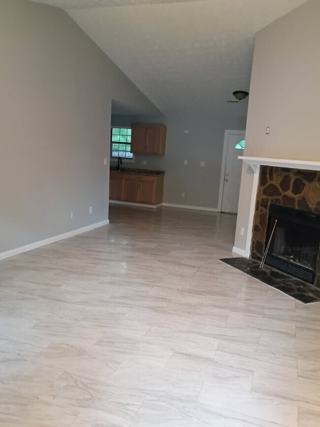 Building Photo - 135 Fruitwood Trce