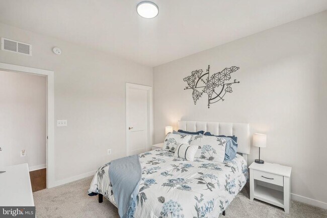Building Photo - 4610 Olivine Dr