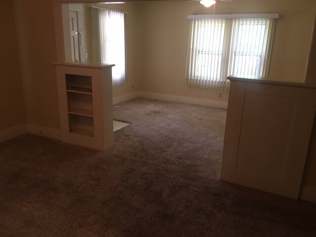 Building Photo - 1426 West 2nd St N