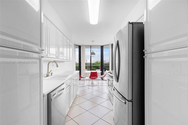 Building Photo - 3598 Yacht Club Dr