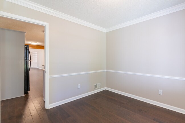 Building Photo - 8501 Buckthorn Dr