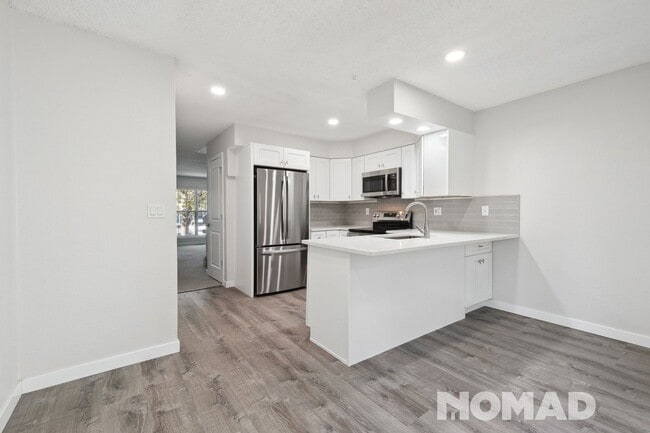 Building Photo - Charming 3BR Townhome in Centennial
