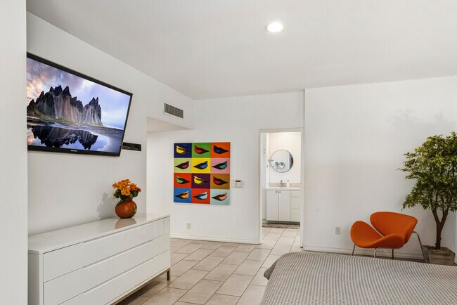 Building Photo - 1411 Via Isla