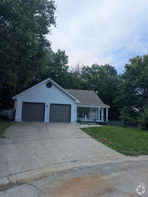 Building Photo - 5209 Countryside Ln