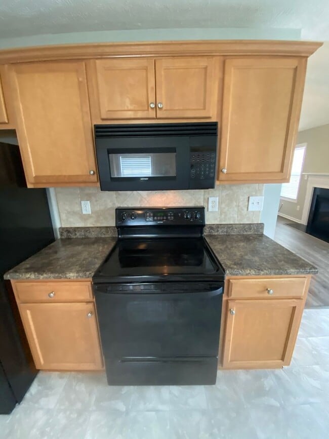 Building Photo - Great Home!  Great Location