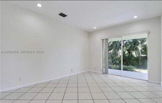 Building Photo - 4735 SE Winter Haven Ct