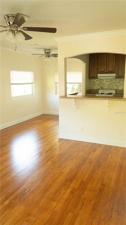 Building Photo - 2116 Henderson Dr
