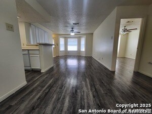 Building Photo - 4102 Kings Arms
