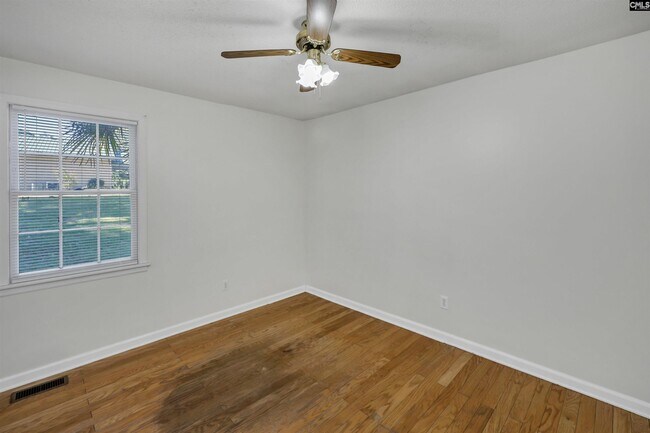 Building Photo - 1405 Parkdale Dr