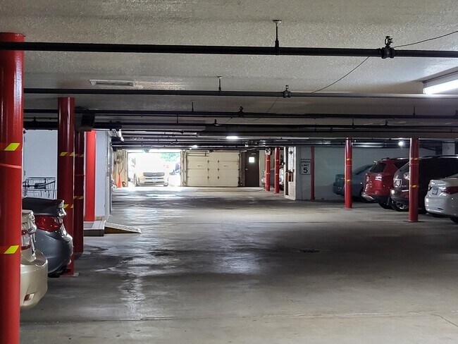 Building Photo - 7510 Farmingdale Dr