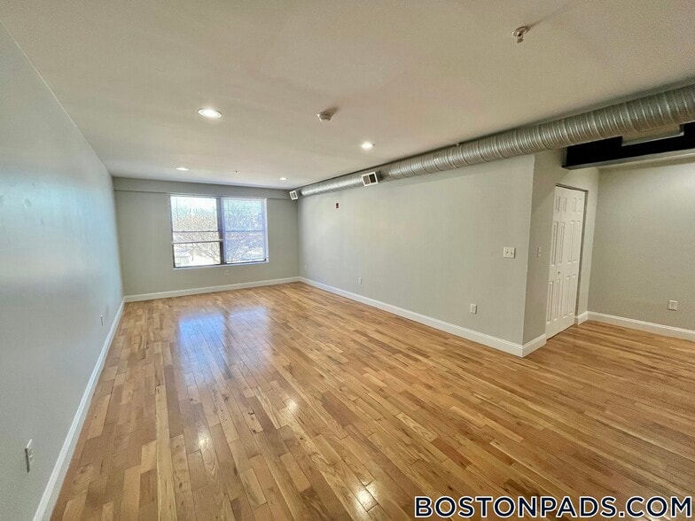 Building Photo - 26 Portland St