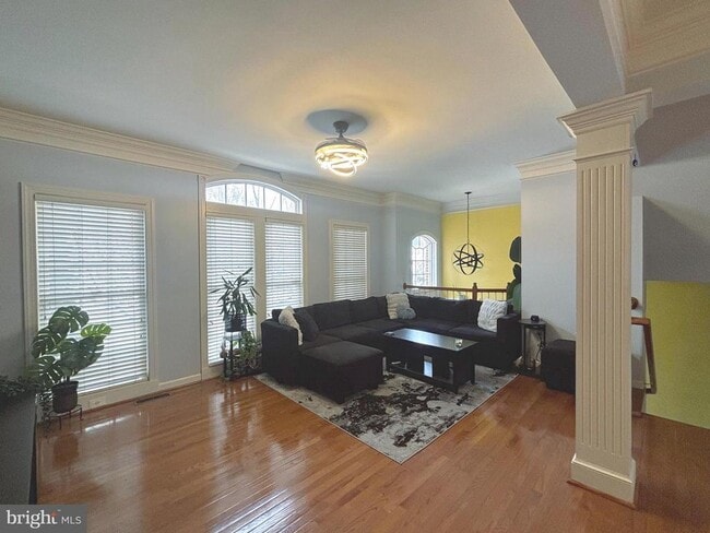 Building Photo - 3120 King Ln