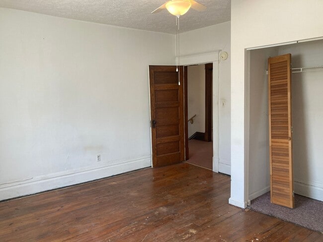 Building Photo - 212 Grand St