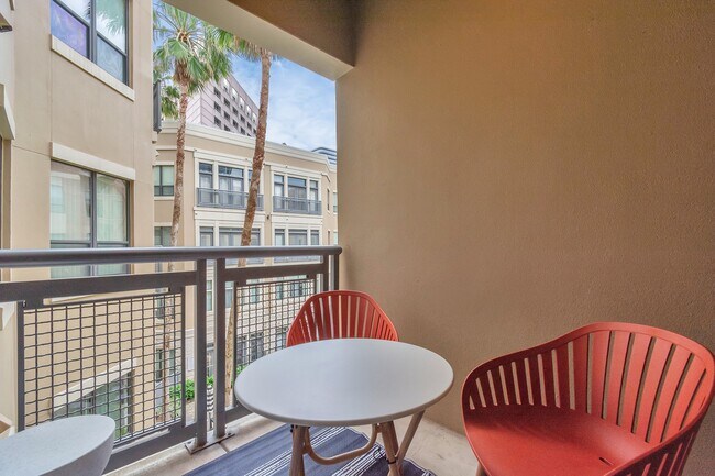 Building Photo - 1901 Post Oak Blvd