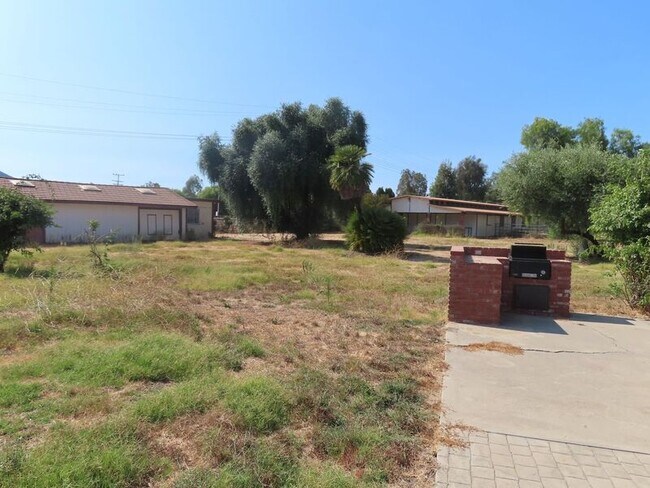 Building Photo - 29710 Vallejo Ave