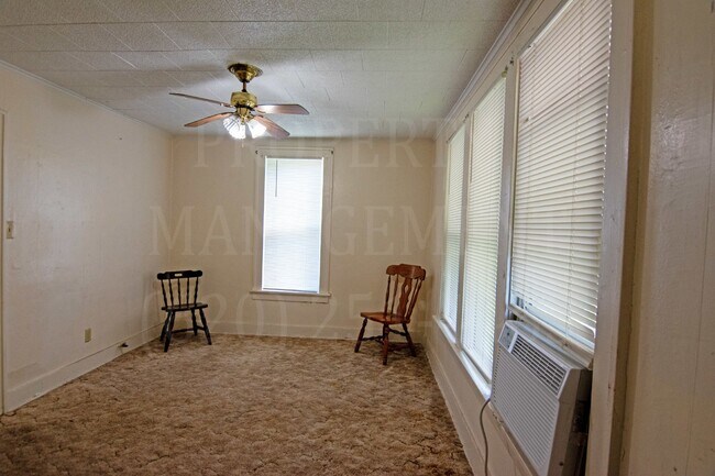 Building Photo - Weekly Rental 1 Bedroom 1 Bath