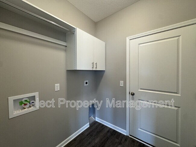 Building Photo - 8793 Elmont Cv