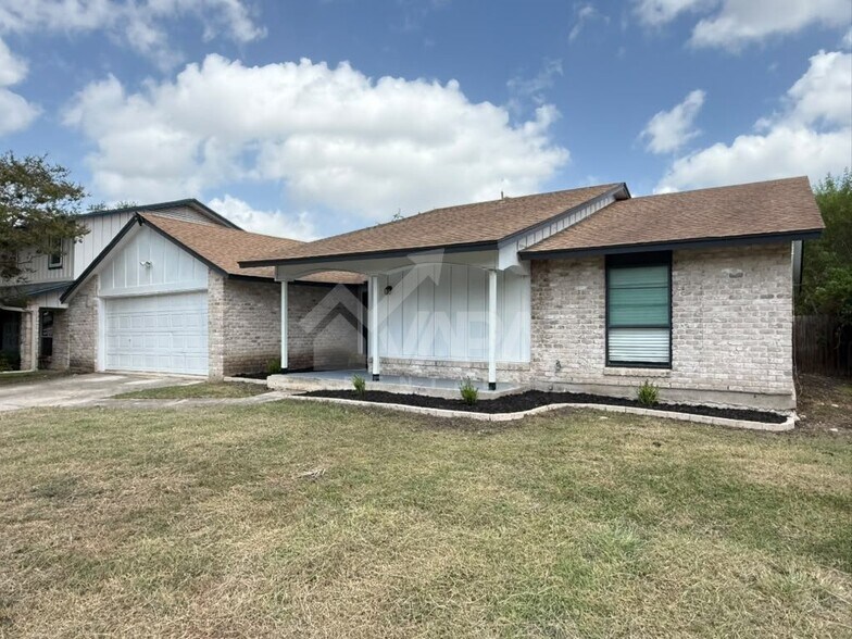 Building Photo - 6707 Cypress Lake Dr