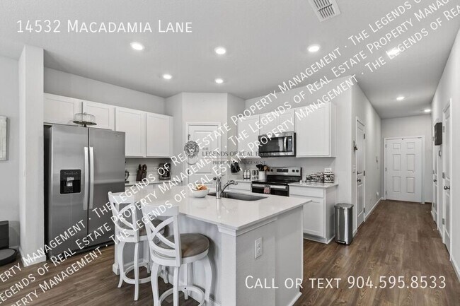 Building Photo - 14532 Macadamia Ln