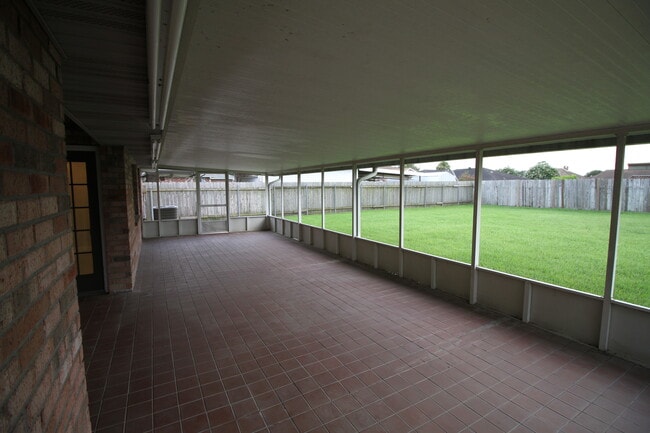 Building Photo - 1124 Orchid Dr