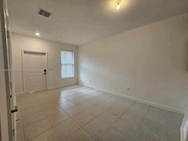 Building Photo - 257 SW 159th Way