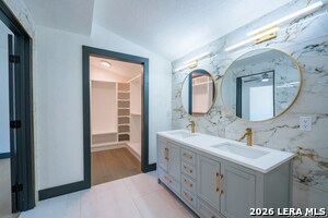 Building Photo - 427 Laramie Dr