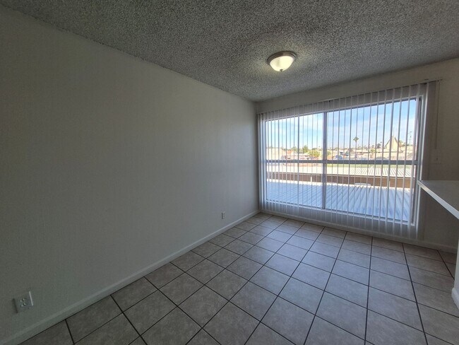 Interior Photo - Virginia Manor