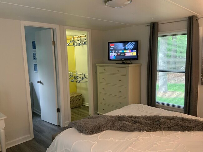 Building Photo - 416 Ranch Rd