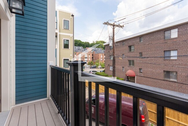 Building Photo - 118 Tremont St