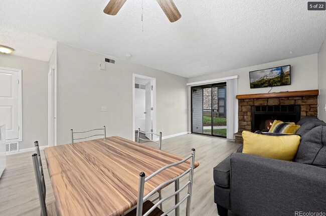 Building Photo - 497 S Memphis Way