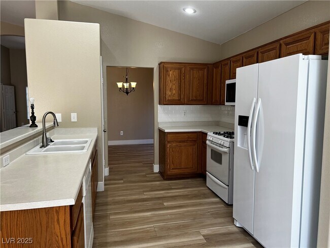 Building Photo - 4110 Jessica Marie St