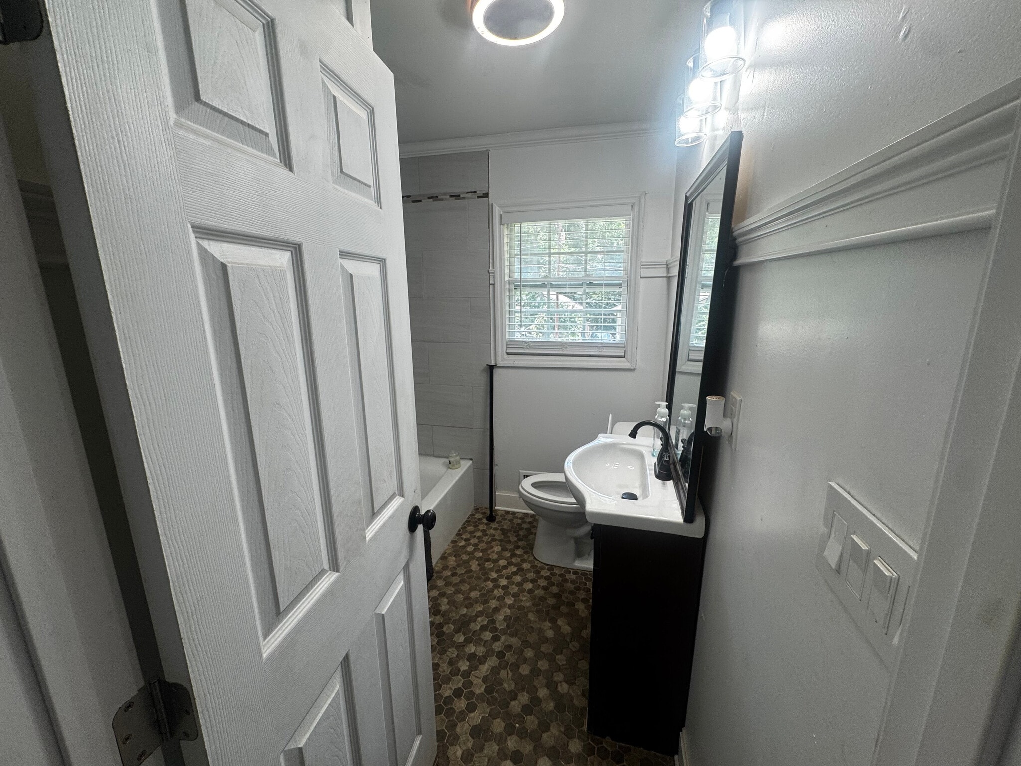 Building Photo - Room in Duplex on Polar Rock Pl SW