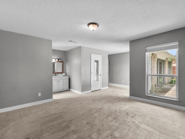 Building Photo - 11731 Flushing Meadows Dr
