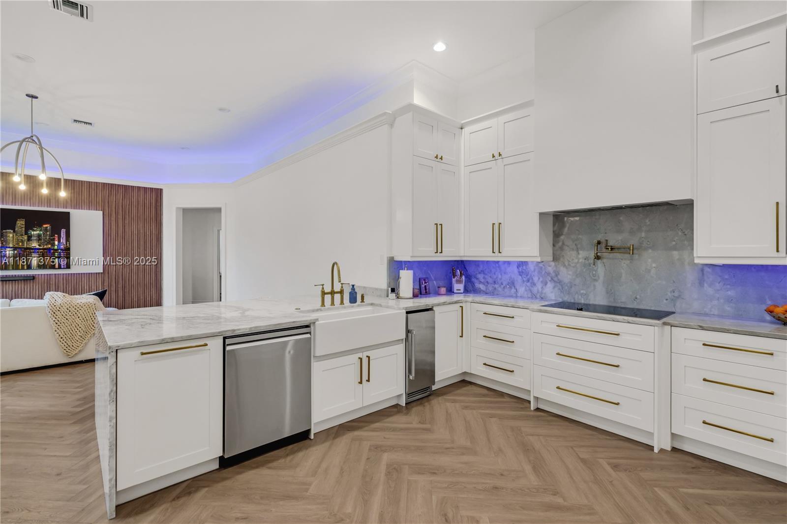 Building Photo - 5478 SW 189th Ave