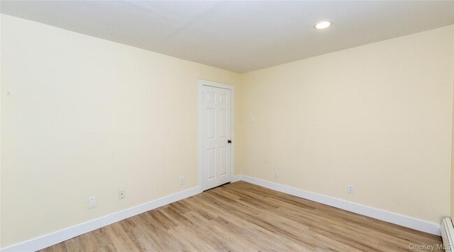 Building Photo - 33 Holmes Rd