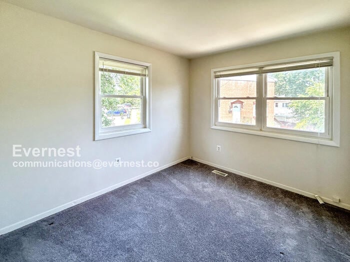 Building Photo - 1382 Ironwood St