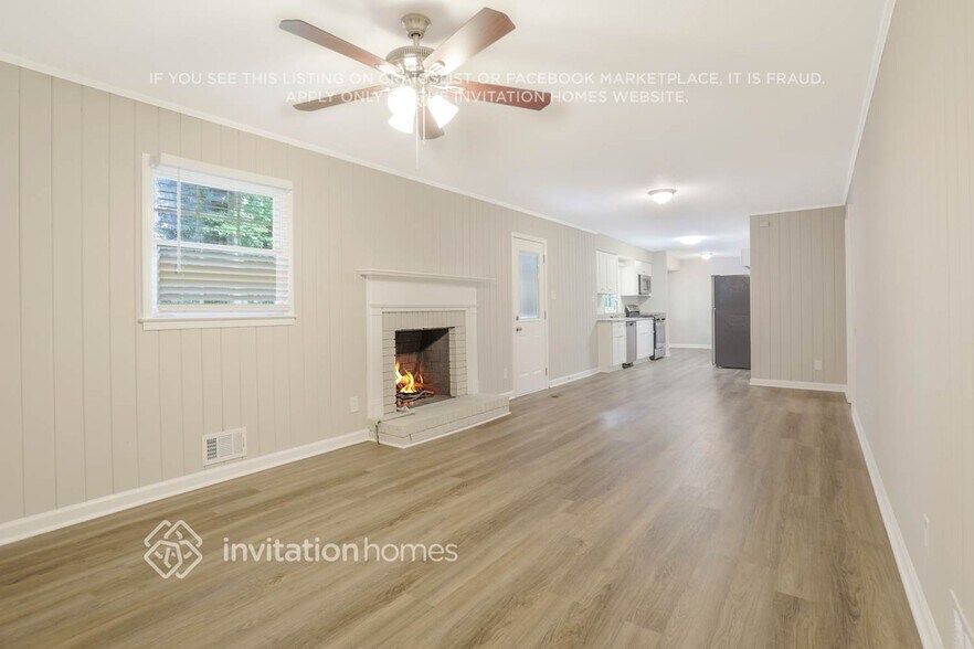 Building Photo - 1801 Romans Dr