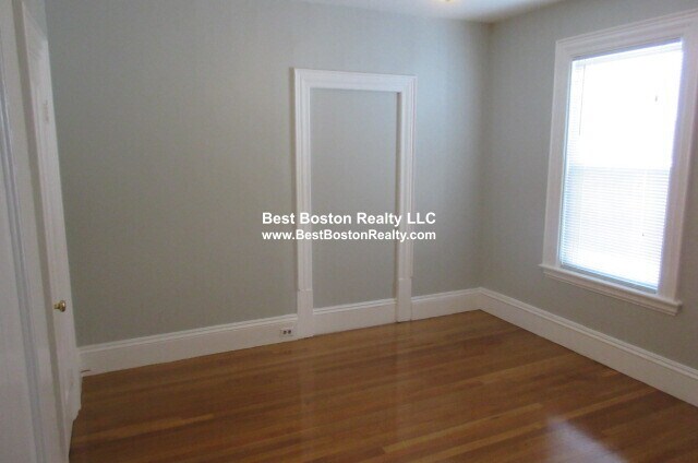 Building Photo - 106 Highland Rd